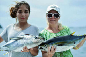 Inshore fishing for yellowfin tuna in Guanacaste shore line