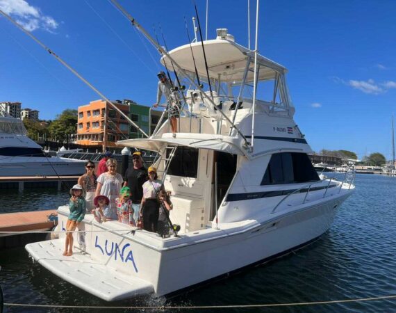 Fishing family tour of the Riviera boat- Guanacaste Fishing charters