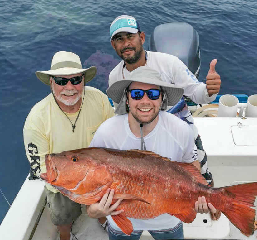 Bottom fishing for red snapper in Guanacaste, Costa Rica